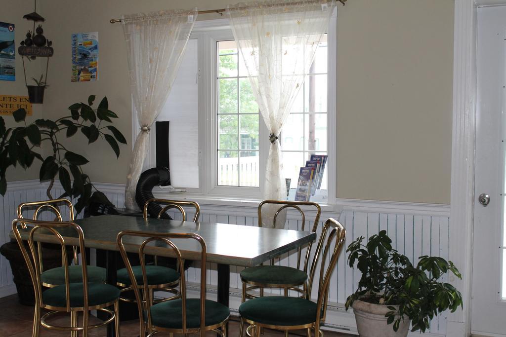 Auberge Chez Caro Sacre-Coeur Ngoại thất bức ảnh